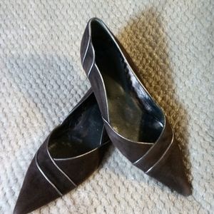 Brown pointed toe pumps with kitten heel
